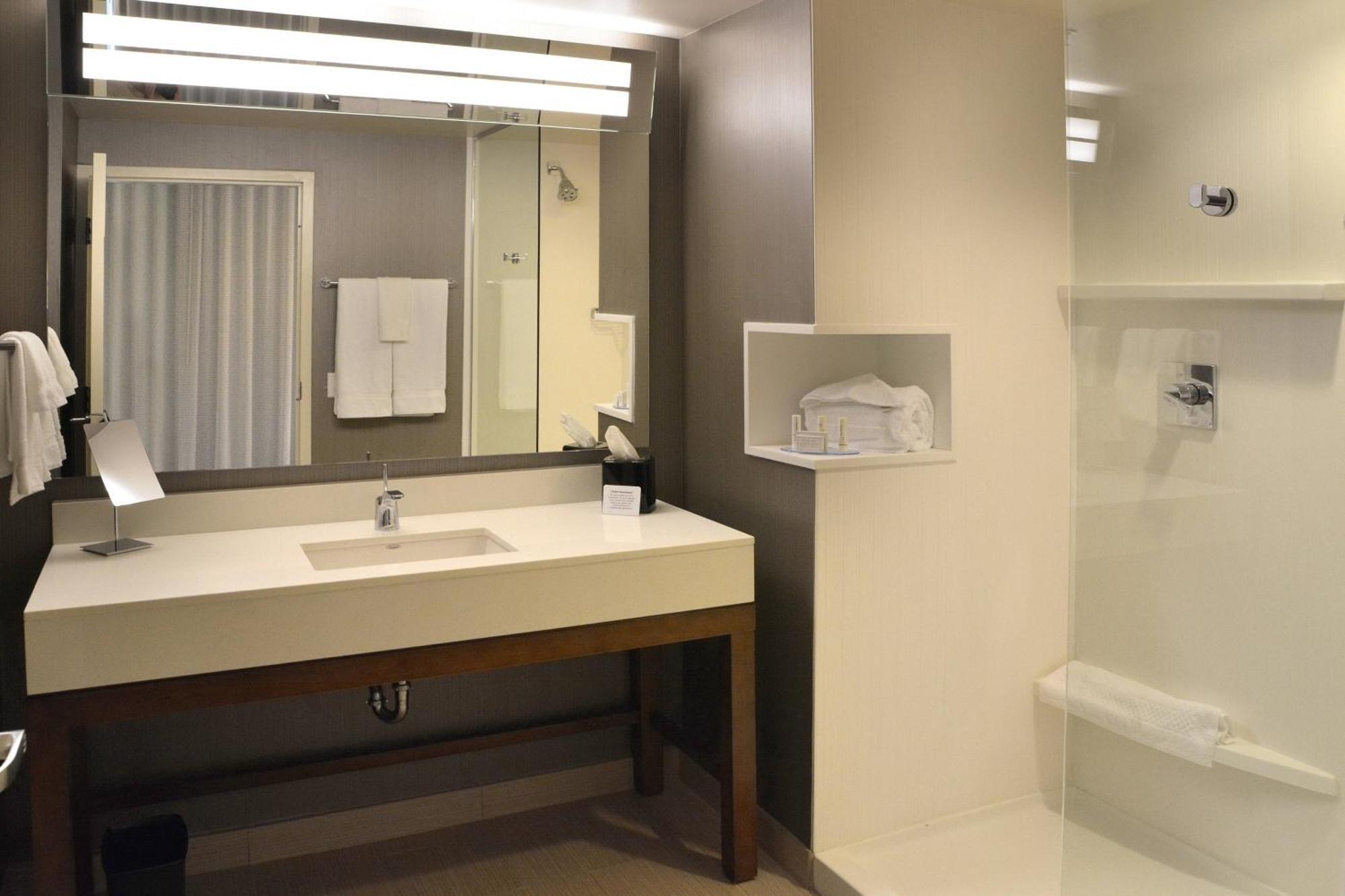 Courtyard By Marriott Youngstown Canfield Extérieur photo